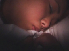 寝ている間に素人娘のマンコの動画を撮影しちゃいます